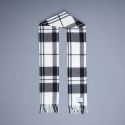 Alex Begg Jura Lambswool Scarf Ingles White & Grey