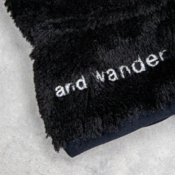 And Wander High Loft Fleece Gloves Black