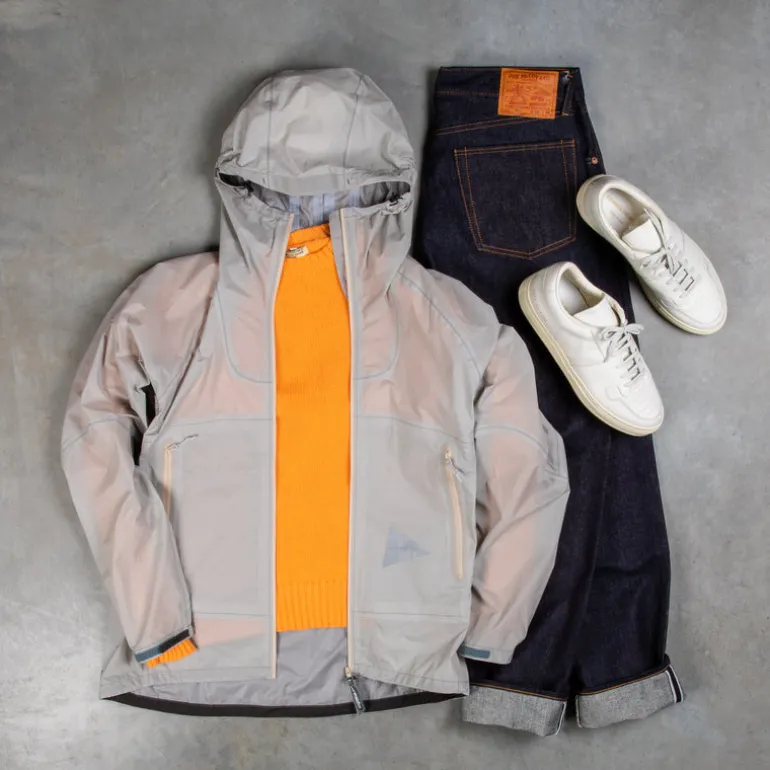 And Wander 3L UL Rain Jacket Light Gray
