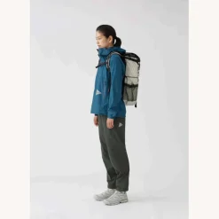 And Wander 3L UL Rain Jacket Blue