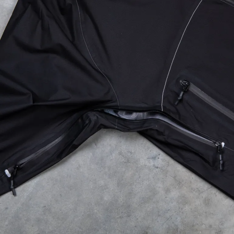 And Wander 3L UL Rain Jacket Black