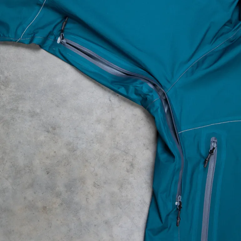 And Wander 3L UL Rain Jacket Blue
