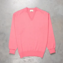 William Lockie Oxton Cashmere V-Neck Venetian Rose